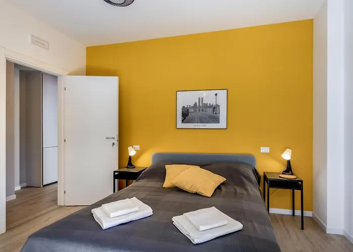 Family & Friends Rooms With Shared Bathroom